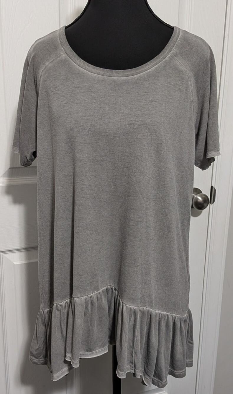 Dantelle Women's Gray Short Sleeve Ruffled Peplum Tunic Shirt Size Large